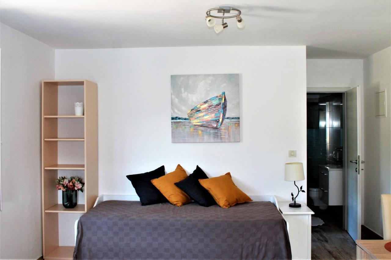 Apartmani Klaudija Valun Exterior foto