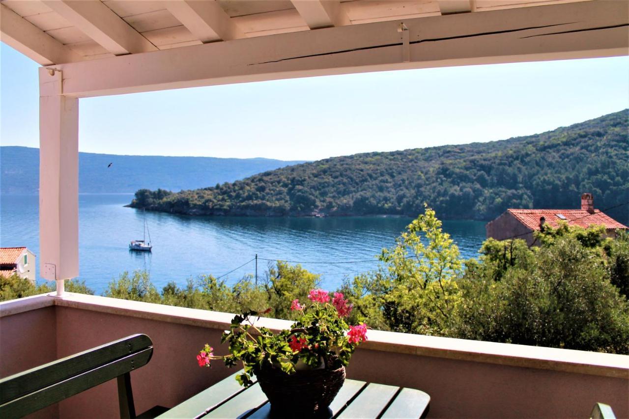 Apartmani Klaudija Valun Exterior foto