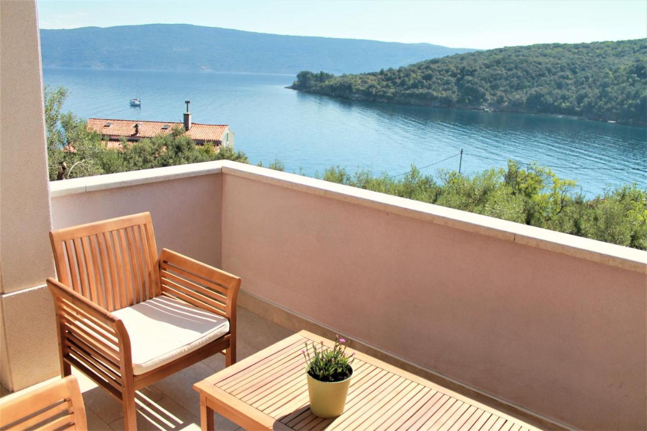 Apartmani Klaudija Valun Exterior foto
