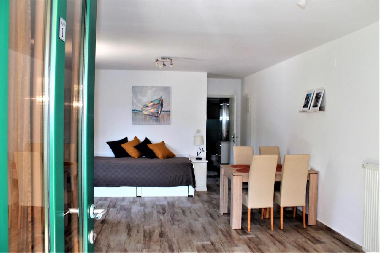Apartmani Klaudija Valun Exterior foto