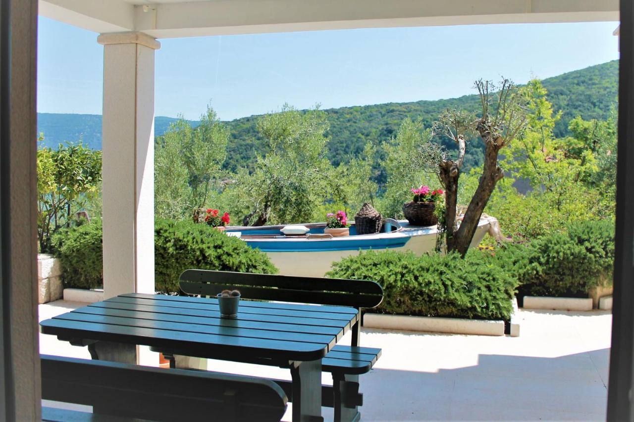 Apartmani Klaudija Valun Exterior foto