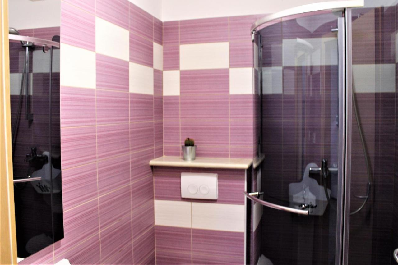 Apartmani Klaudija Valun Exterior foto