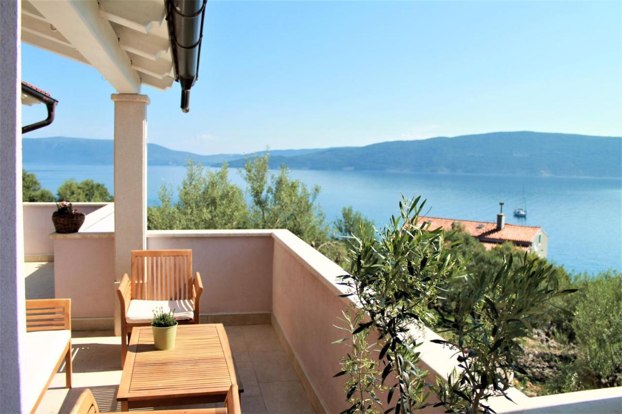 Apartmani Klaudija Valun Exterior foto