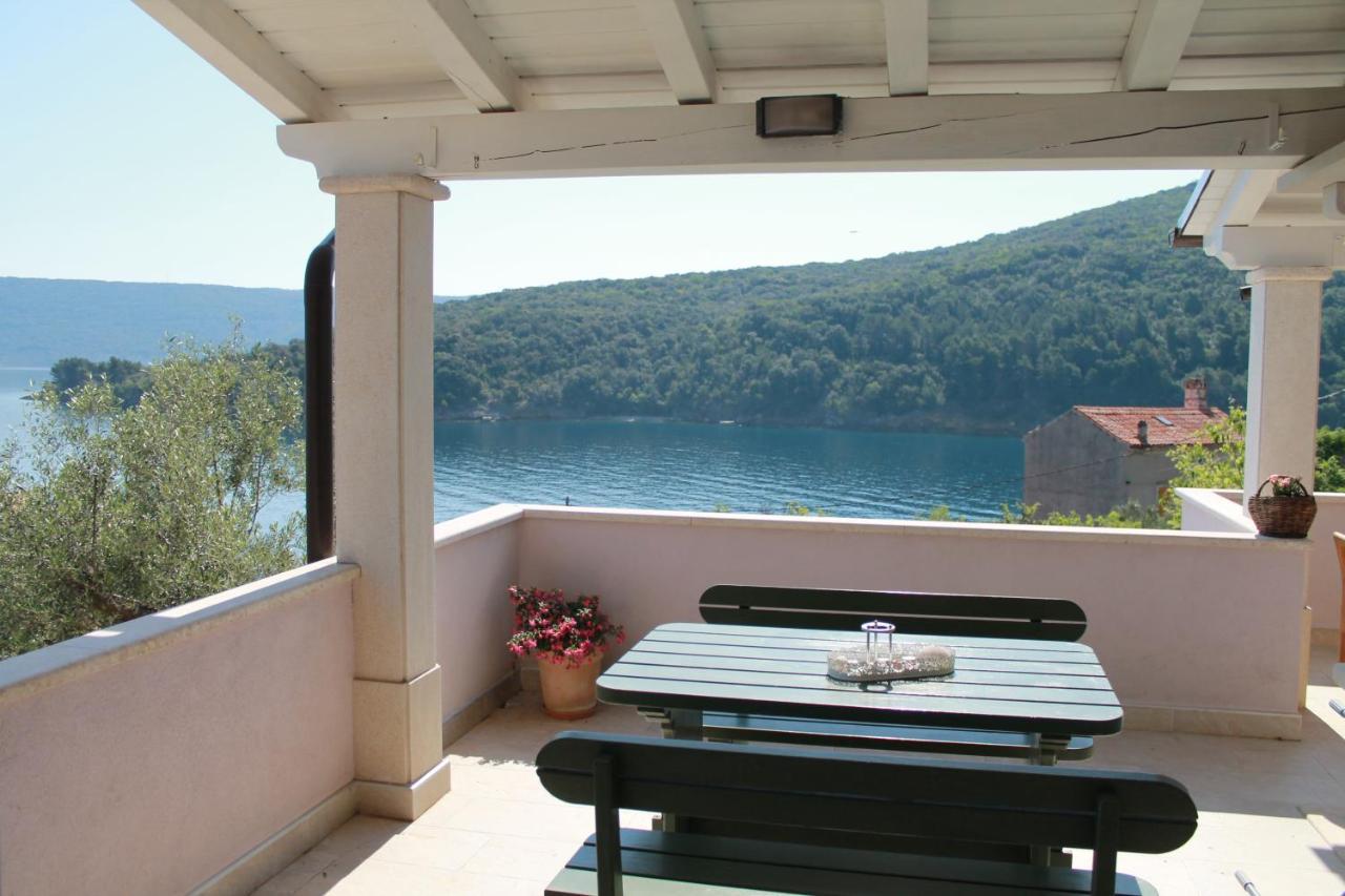 Apartmani Klaudija Valun Exterior foto